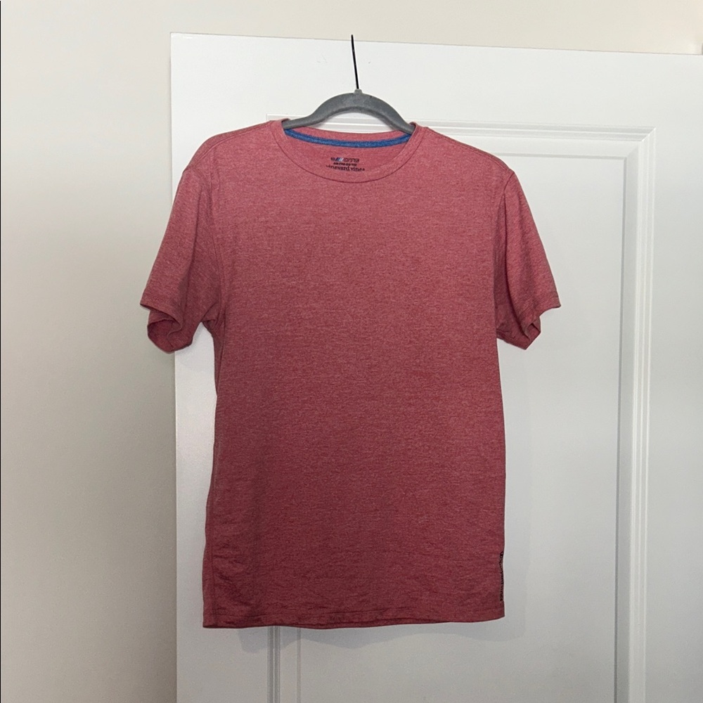 Vineyard Vines Men's Short Sleeve Tee in Heathered Red